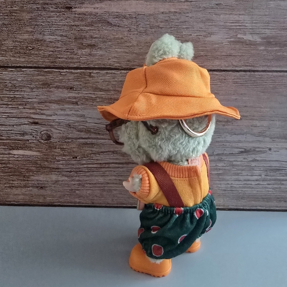 Fashion Labubu Outfit - Picture 4 of 4